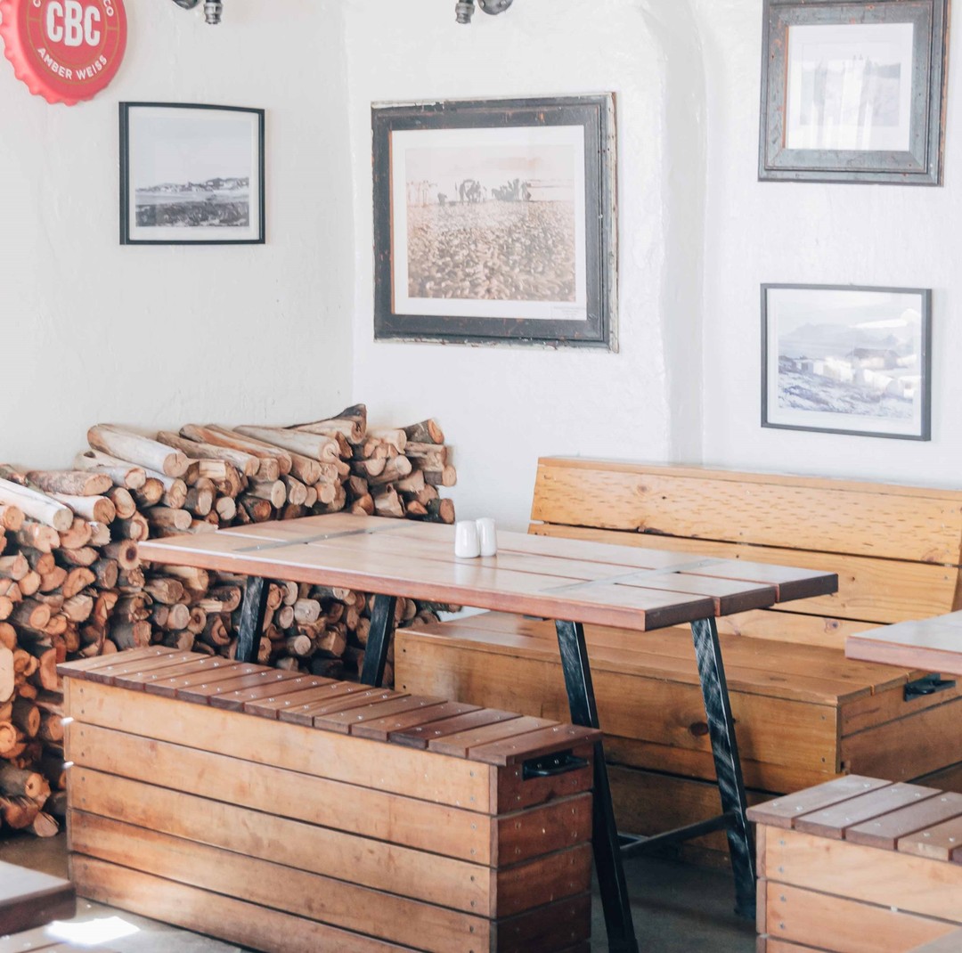 Being housed in an old #fisherman's #cottage, Ons Huisie offers different areas to suit your needs, like our large Stoep which is perfect for hosting year end functions. For more info, check out https://t.co/aJ6KITra76.
#bloubergstrand #westcoast #fishandchips #familyrestaurant https://t.co/7A4m20N58y