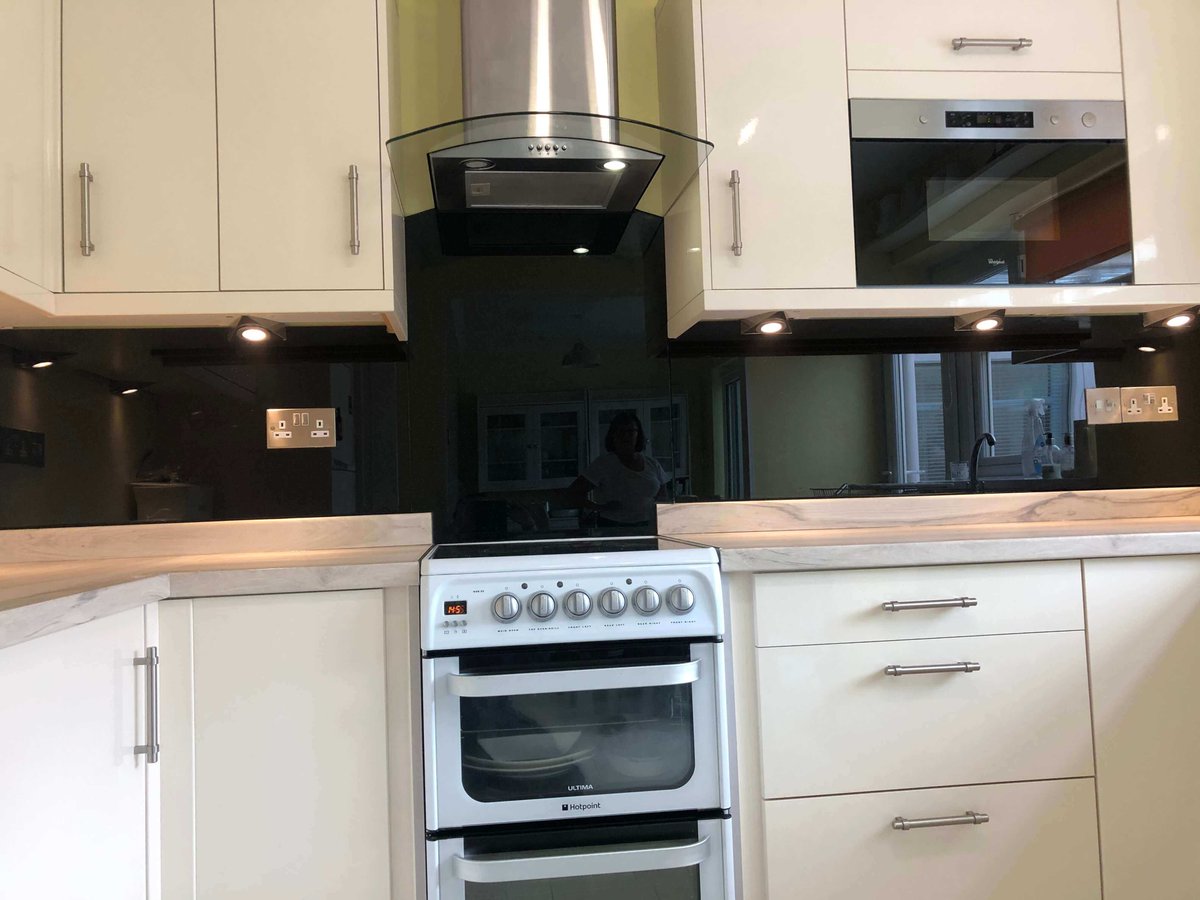 splashbacksdesi's tweet photo. Few recent installations.
We can manufacture to any size, colour or design.
Printed, glass &amp; coloured splashbacks.
Contact Katie on 01535 680894
https://t.co/uSkeHqR0UC https://t.co/cx6zvvsCZP