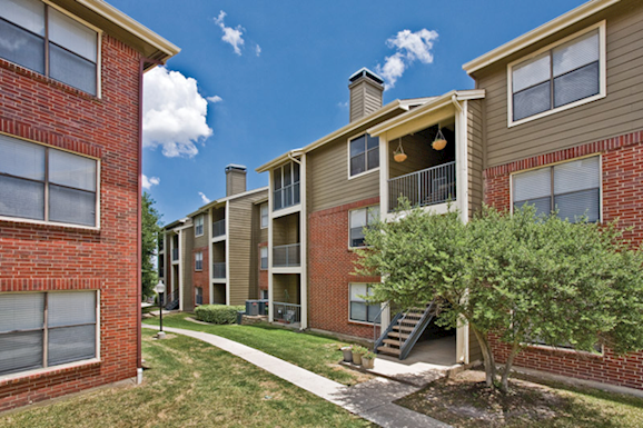 MultifamilyBiz's tweet photo. Hamilton Zanze Sells 368-Unit Fountains at Steeplechase Apartment Community in Dallas Submarket of Plano, Texas: DALLAS, TX - San Francisco-based real estate investment firm Hamilton Zanze announced the sale of Fountains at… https://t.co/v1tG6FfC9J #Multifamily #News https://t.co/Sn2CmZZO9L
