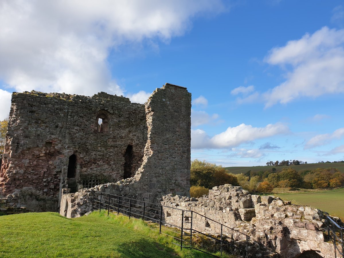 Phase 1 =1200s, under the Norman De Gourley family, it then passed to the aristocratic Hepburns by way of one of 'em saving someone from a 'savage horse'!, Their famous scion, James Hepburn was the 3rd husband of Mary Queen of Scots. It's very likely he was born here. Quite a pad