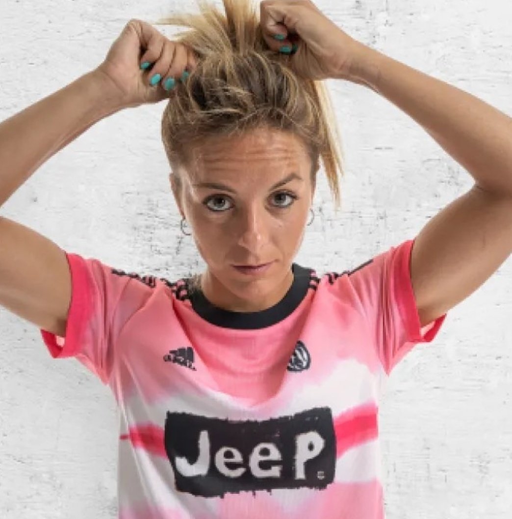 Dilansir Tuttosport bahwa jersey Juventus #humanrace kolaborasi Adidas dan Pharell ini akan digunakan oleh tim utama dalam satu pertandingan resmi di liga.