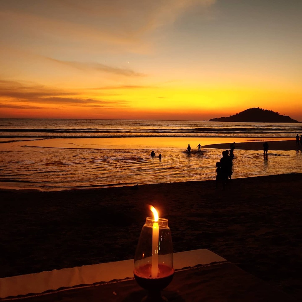 IndiaIncreible's tweet photo. Atardecer en la playa en Goa 🌅, al sur dea India 🇮🇳
#sinfiltros
https://t.co/qGErqnuXy5
#goa #goadiaries #goagram #palolem #beachlife #goatourism #southindia #palolembeach #laindia #laindiaincreible https://t.co/GBJR1wkznl https://t.co/XLOqTrAbBU
