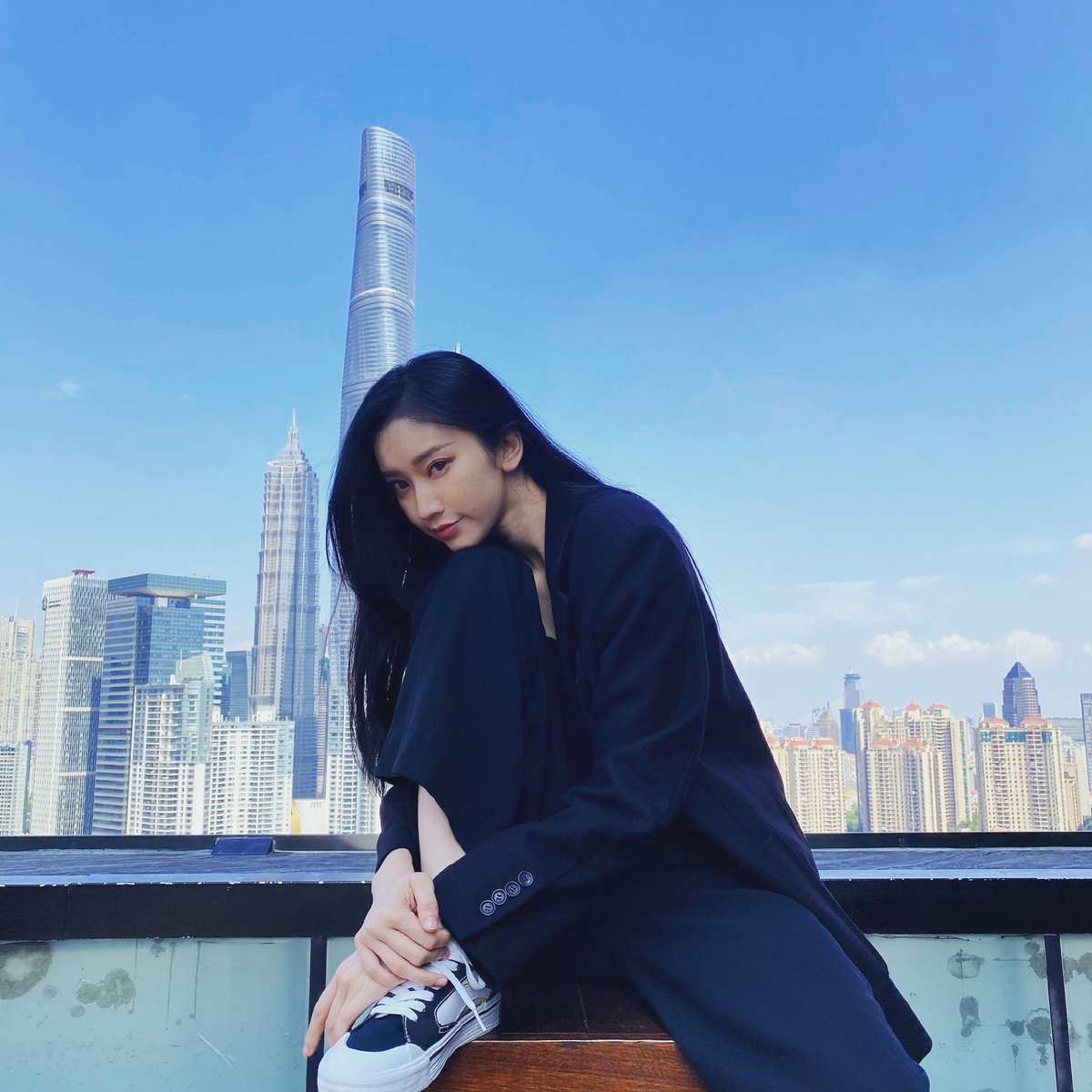 Lingzi_official's tweet photo. [PIC | Liu Lingzi] 201023 Liu Lingzi's Weibo Update
↳Good afternoon to everyone who tries to hold in their laughter🙂

🔗
https://t.co/2MtsKdJI1w

#刘令姿 #LiuLingzi https://t.co/40AYaJePh4