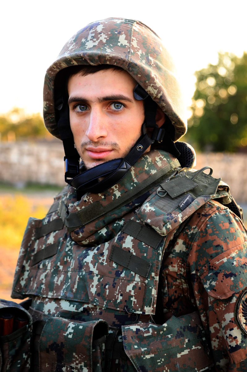 ShStepanyan's tweet photo. 18 to 20 years old #Armenian gods of war https://t.co/emrYf07lts