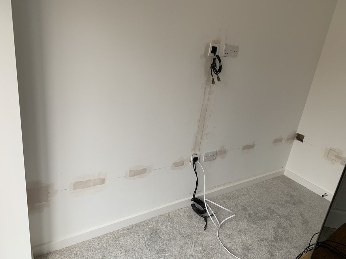 intercounty_ltd's tweet photo. Customer asked if would put there fibre optic cables in the wall and add some additional socket outlets  ready for the to be wall mounted (We also filled the holes  ready for the painter &amp; decorator) 😁👍

#Electrician 
#intercounty_ltd
#northamptonshire https://t.co/BDRm9TrMRD