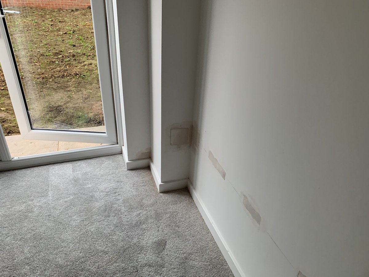 intercounty_ltd's tweet photo. Customer asked if would put there fibre optic cables in the wall and add some additional socket outlets  ready for the to be wall mounted (We also filled the holes  ready for the painter &amp; decorator) 😁👍

#Electrician 
#intercounty_ltd
#northamptonshire https://t.co/BDRm9TrMRD