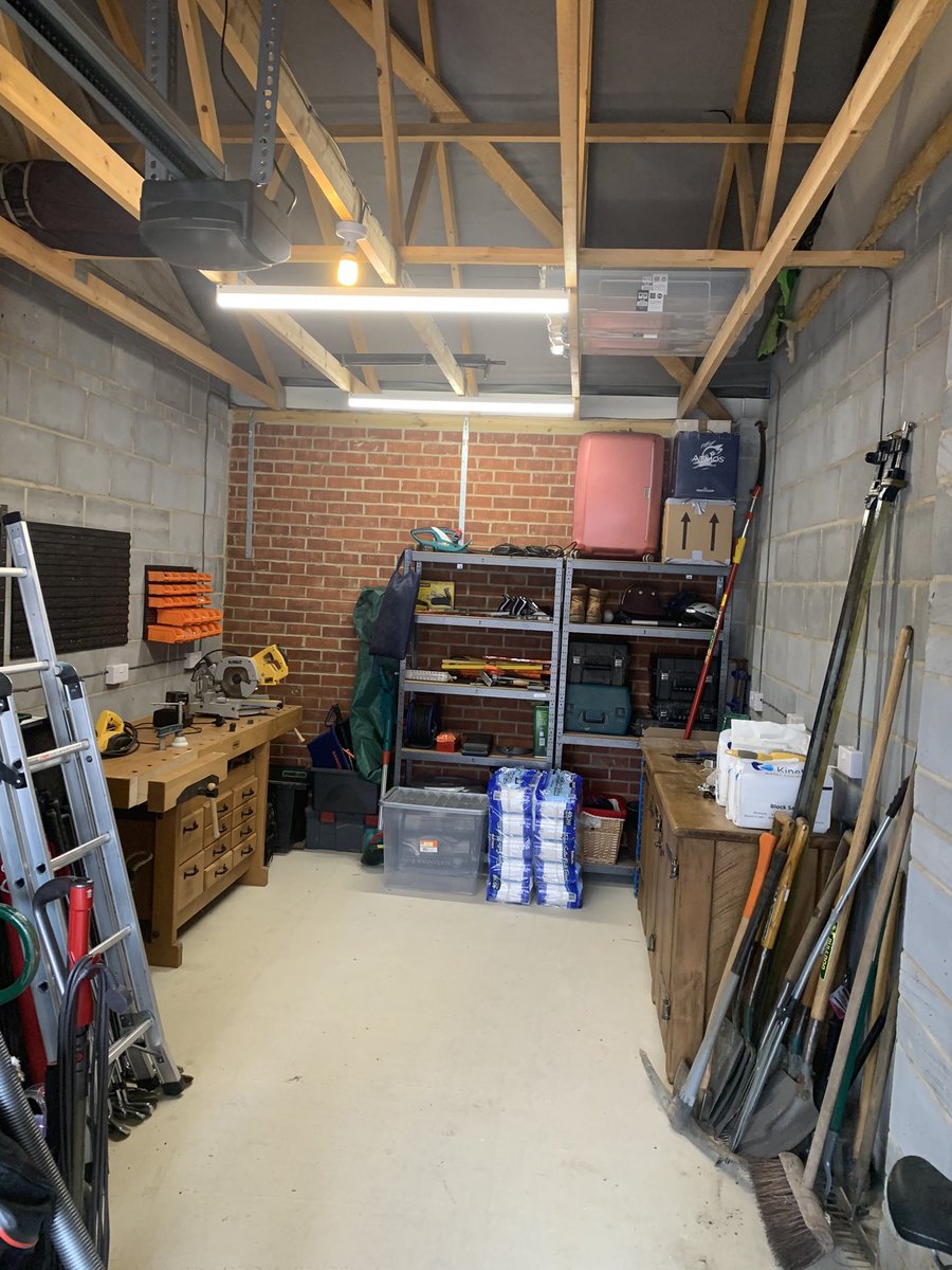 intercounty_ltd's tweet photo. Another garage installation of some socket outlets and IP65 Led batterns 👍

#Electrician 
#Northamptonshire
#intercounty_ltd
#led https://t.co/OGIlpRG95U