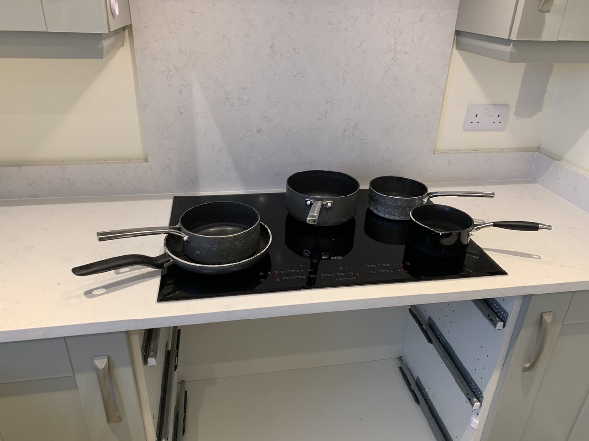 intercounty_ltd's tweet photo. Installation of a induction hob onto granite worktop &amp; installation of cabling throughout. Just waiting on the painter &amp; decorators now 😁👍

#Electrician
#Northamptonshire
#intercounty_ltd
#granite
#induction
#kitchen https://t.co/5PxWTneMYk