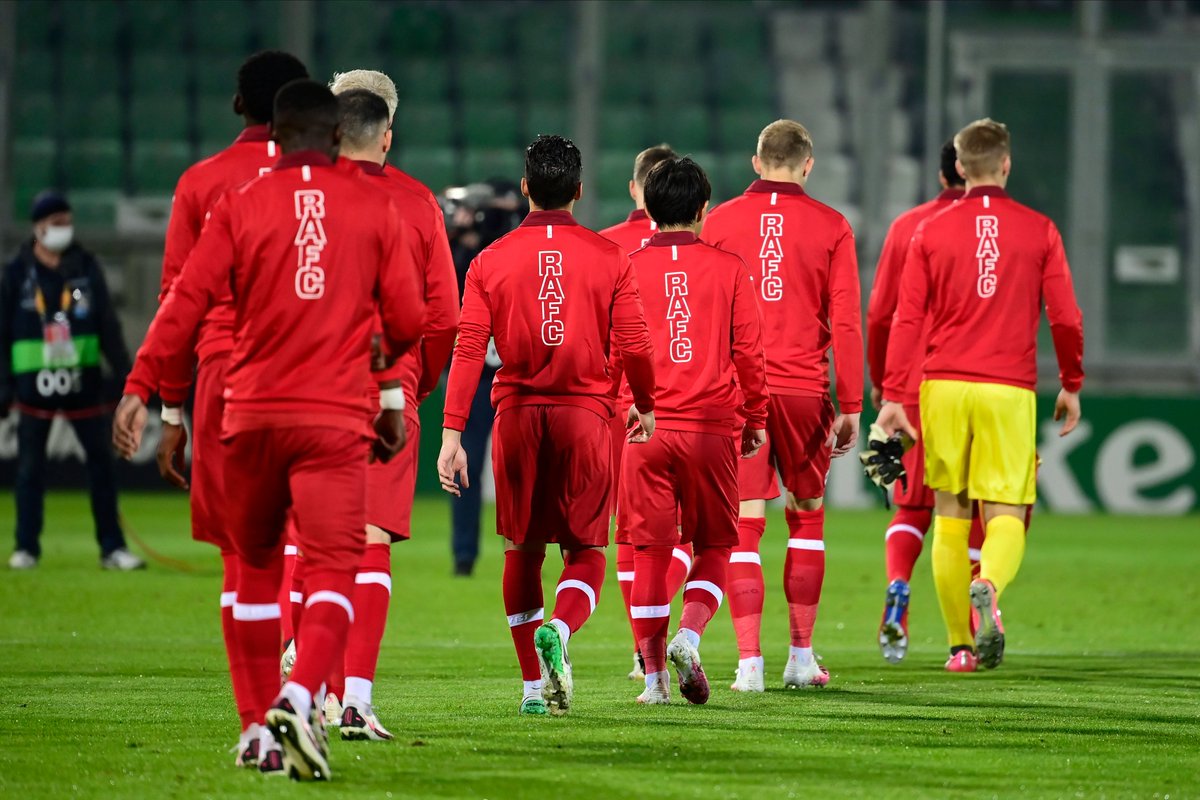 official_rafc's tweet photo. Gouden match in Bulgarije! 🇧🇬
Nabeschouwing en fotoverslag 👉https://t.co/9oukV8ofiw
#AntwerpOnTour #UEL #LUDANT https://t.co/ZU2SHRgvZL