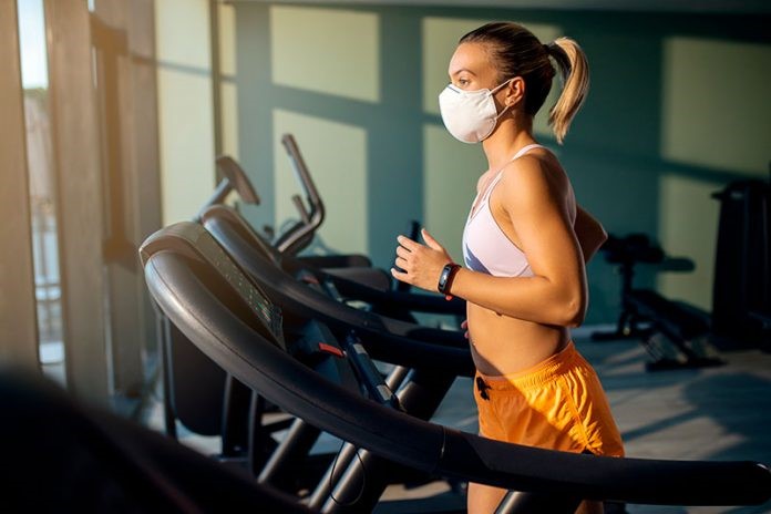 MasterODOID's tweet photo. Un estudio publicado por UKactive refleja que el sector del fitness registra una tasa de contagio por COVID-19 de 0,34 por cada 100.000 visitas, cifras recogidas desde la reapertura de los centros deportivos en Inglaterra. https://t.co/ATWcjx4tr0 https://t.co/1iU2cibMGD