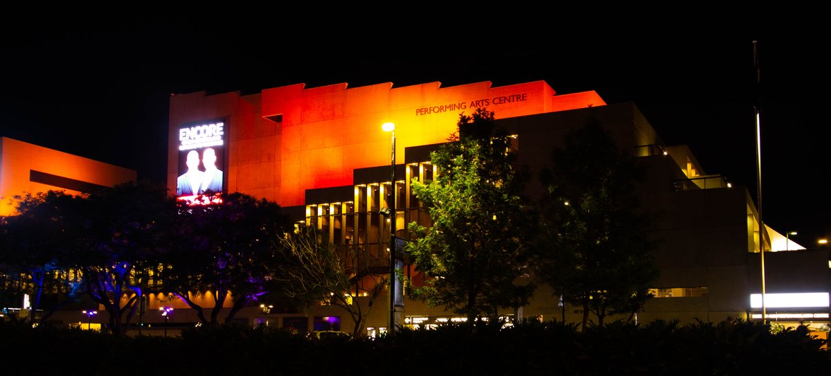 QLDSESVA's tweet photo. 👪 Queensland Performing Arts Centre, Brisbane
📅 SES Week Light up the State to support SES
📷 P Kelly
👍 Thank you for the support of SES
🧡 #sesweek #qldses #qldsesva https://t.co/7JhlLQvOLC