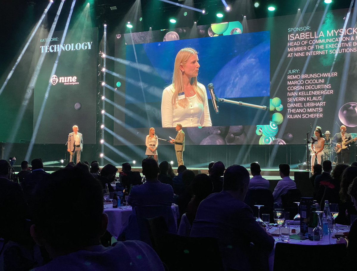 Touni's tweet photo. Gelunger Abend gestern am Best of Swiss Web Award. Auch bzgl. Corona alles super organisiert! #bosw2020 https://t.co/1k0QALCsFN