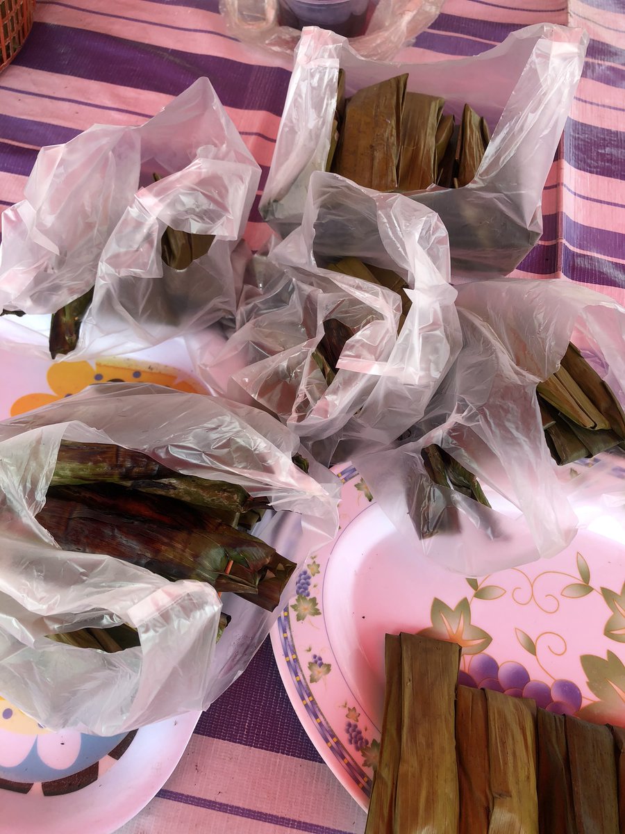 nuriyliamalek's tweet photo. Bukan tak nak buat sendiri lepat pisang, tapi beli dekat Pak Cik ni macam best jugak😄

📍Jitra, tepi hospital Jitra. https://t.co/3RRNWDFIYm
