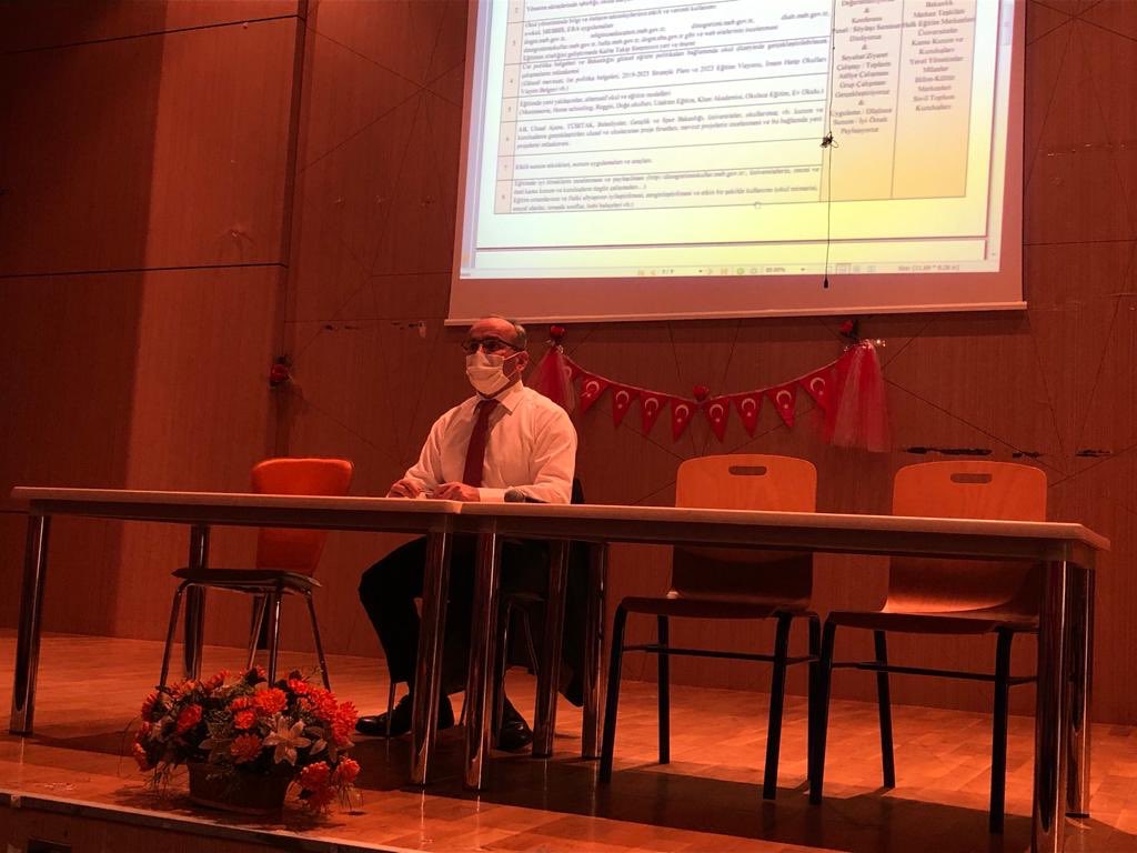 İlçemiz, YÖGEP  Ekim ayı toplantısı yapıldı.
Toplantıda, Covid-19 sürecinde eğitim öğretimi etkileyen sorunlar, uzaktan eğitimde mesleki dayanışma, ruhsal ve fiziksel sağlığın korunması konuları ile KTS kapsamında yapılacak işlemler görüşüldü.
<a href="/meb_dinogretimi/">MEB Din Öğretimi Genel Müdürlüğü</a> <a href="/yilmaznazif/">Nazif Yılmaz</a>