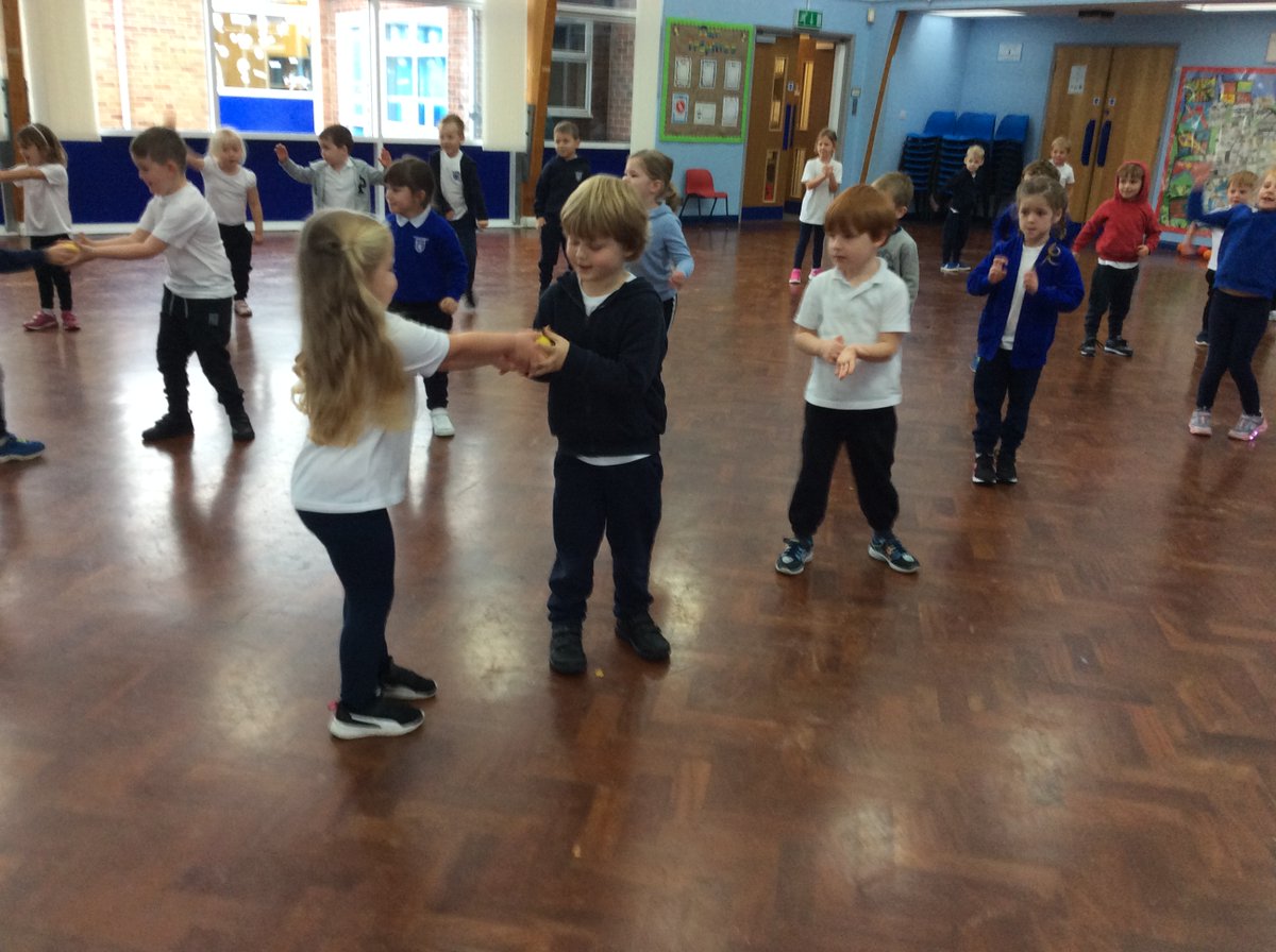 mmpsearlyyears's tweet photo. We had such a fun Pirate PE session today! 😀 These pirates are working as teams to get the treasure to the chest at the bottom of the ship! 🪙 ⚓️ https://t.co/UtciJBmKPS