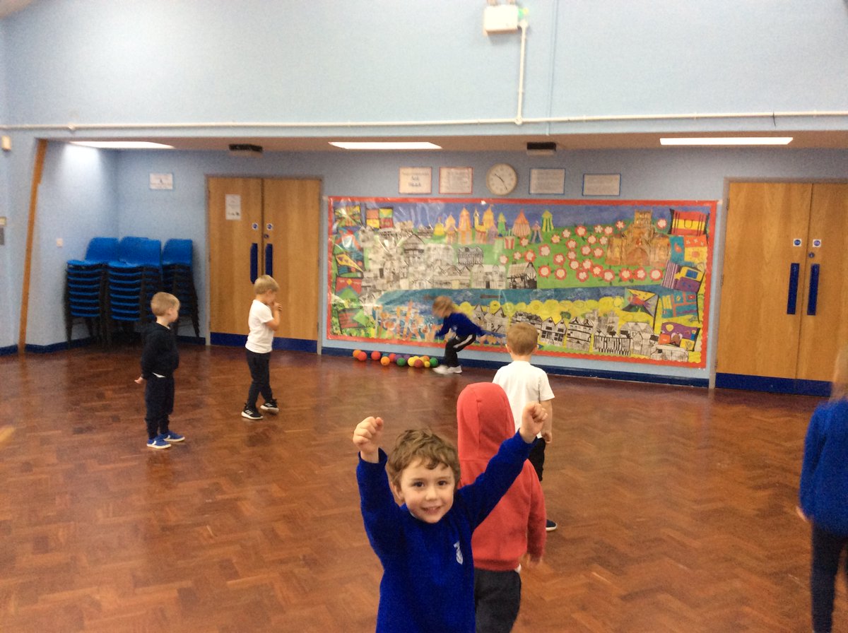 mmpsearlyyears's tweet photo. We had such a fun Pirate PE session today! 😀 These pirates are working as teams to get the treasure to the chest at the bottom of the ship! 🪙 ⚓️ https://t.co/UtciJBmKPS