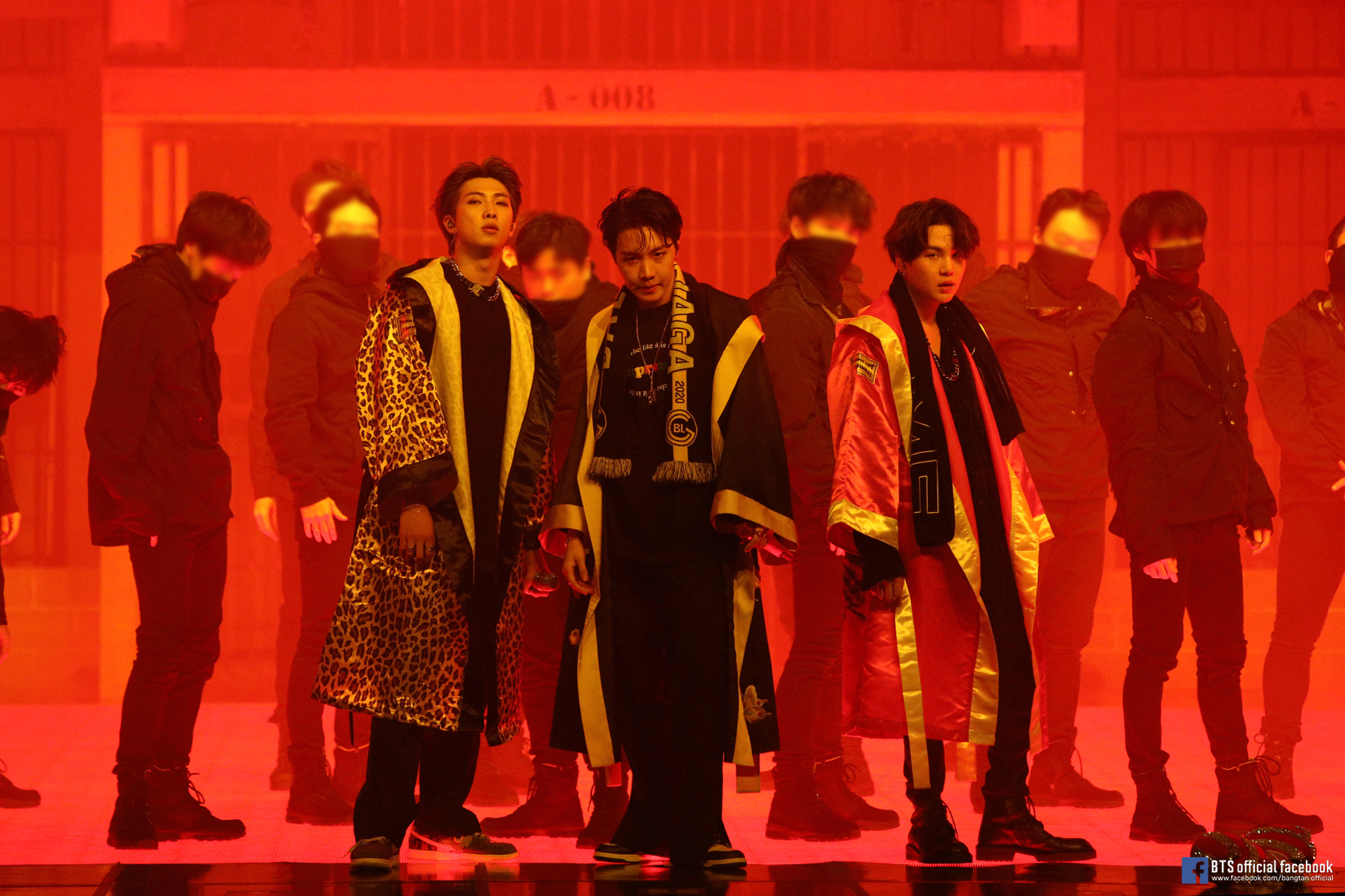 BTS - BTS MAP OF THE SOUL ON:E DVD. 3 DISC(DVD CD/about 300
