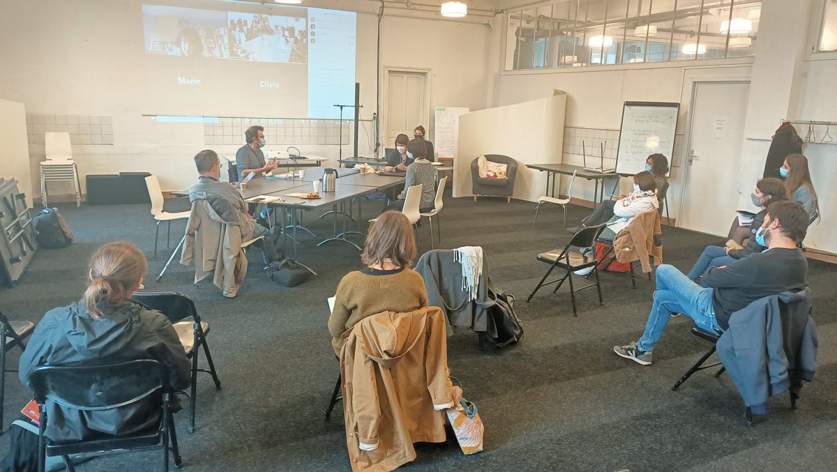 Assembleurs's tweet photo. Échanges entre les @Assembleurs @LaFabNum la @Machinerie lors des rencontres de la @CiedesTL a @laCPublique : bravo pour la super organisation en période de crise sanitaire ! https://t.co/EBFJul545C