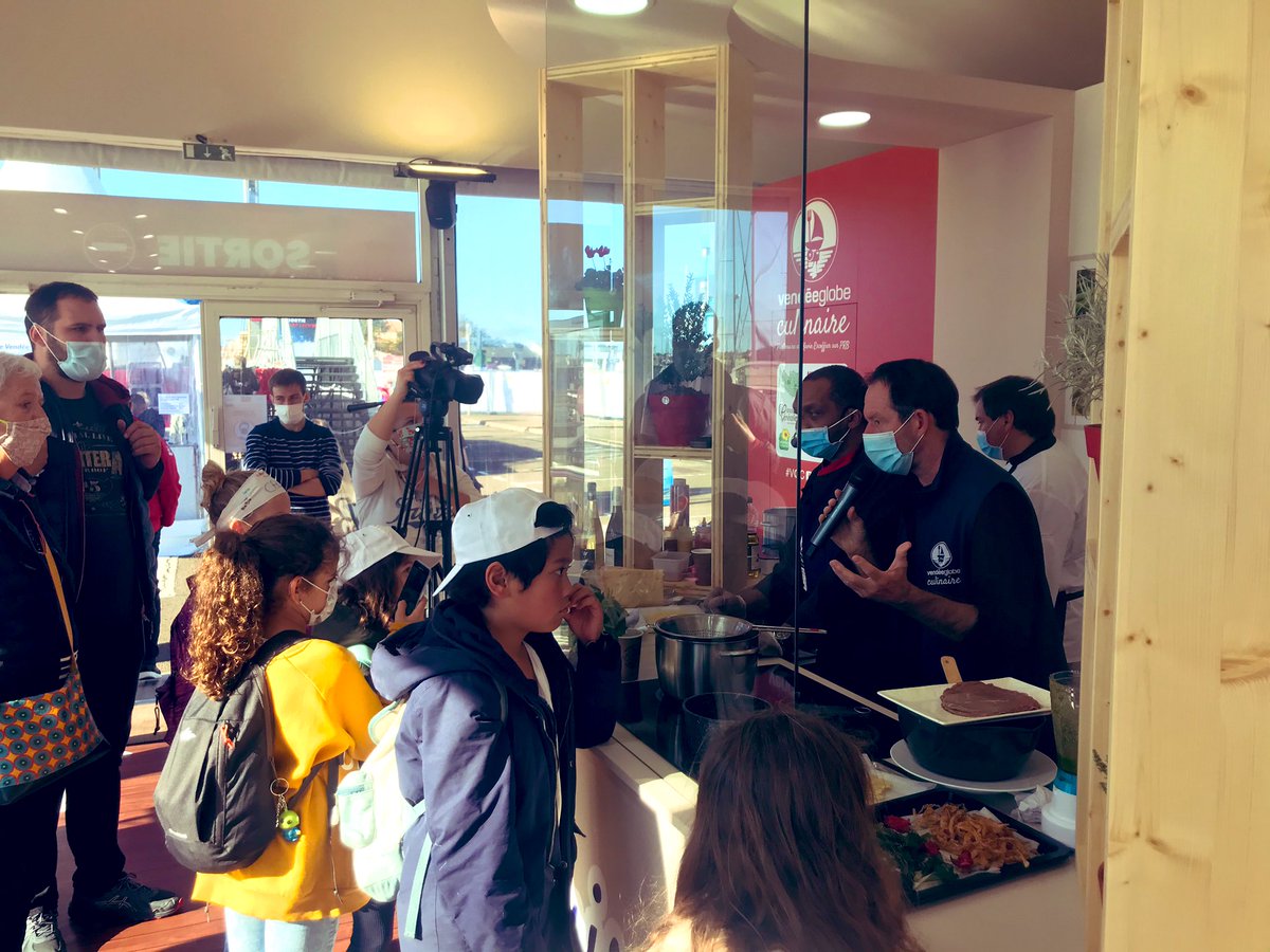 Interbev_PdL's tweet photo. #VG2020-Faites escale au pavillon #VGC ‼️

Venez prendre des idées de #recettes flexitariennes avec nos chefs! En ce moment, on découvre la recette du carpaccio de bœuf #LabelRouge accompagné de penne pesto 😃😉

@LesFlexitariens https://t.co/90sDgjBIzL