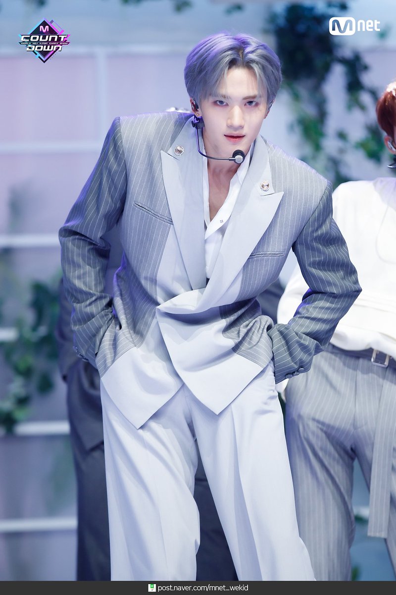 PENTAGON - PENTAGON added a new photo.
