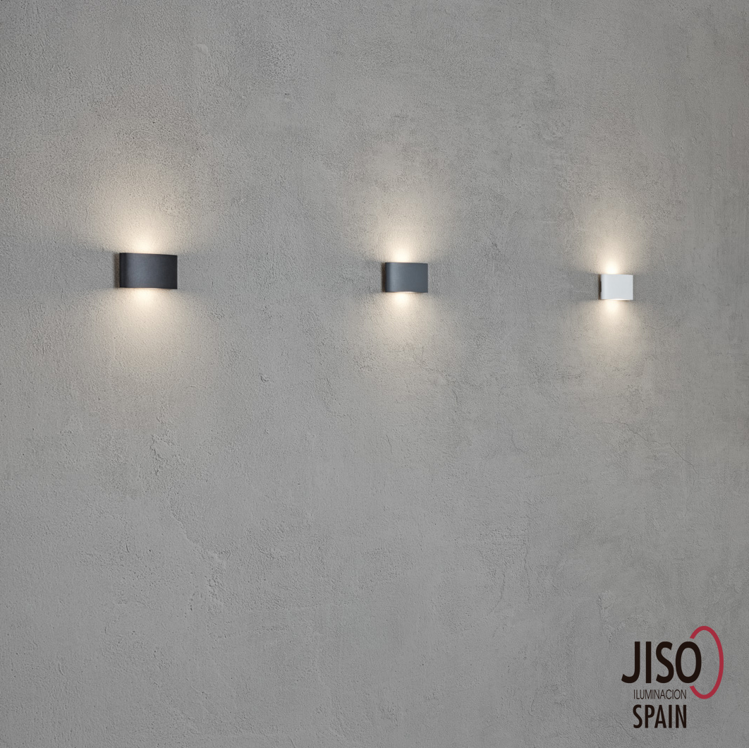 JISOIluminacion's tweet image. Our Flavia model can be used both indoors and outdoors, thanks to its upper and lower opening it can achieve very attractive lighting effects.🤩

#outdoorlighting #indoorlighting #wallmountedLED #walllighting #lighting  #Spain #JISOIluminación