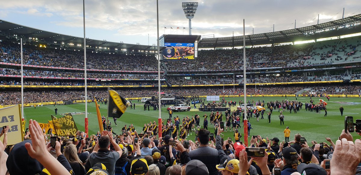creebarker's tweet photo. Go Tiges! Miss you MCG https://t.co/LXw43dXw2T