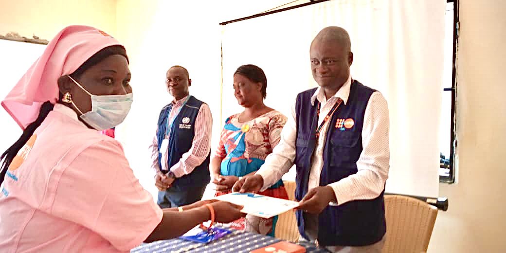 UNFPARDC's tweet photo. FIN FORMATION SAGES-FEMMES HUMANITAIRES ESPACE GRAND #KASSAI
30 Sages-femmes prêtes pr les défis de la santé sexuelle &amp; reproductive en situation #humanitaire
Le 4è pool à Kalemie pour bientôt @MinSanteRDC @OMSRDCONGO @UNOCHA_DRC  #SCOSAF 
🙏@UNCERF🇨🇦@CanadaRDC 🇸🇪@SwedeninDRCongo https://t.co/4OIOTwKtFM
