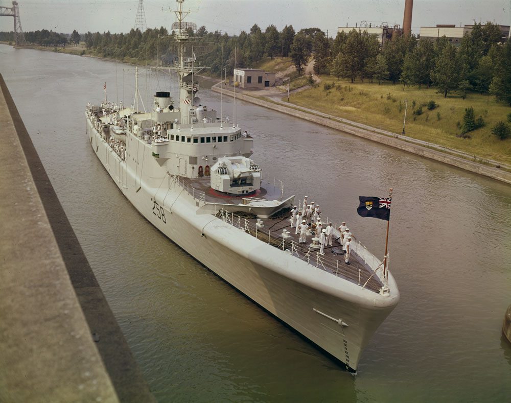 RLitwiller's tweet photo. #OTD 23/10/1969 #RememberRCN -HMCS KOOTENAY while undergoing full speed trials, suffers a catastrophic gear box explosion &amp; fire. Nine sailors are killed and 53 wounded, in the RCN’s worst peace time accident. Photos courtesy -For Posterity's Sake https://t.co/NyVDxtI2r5