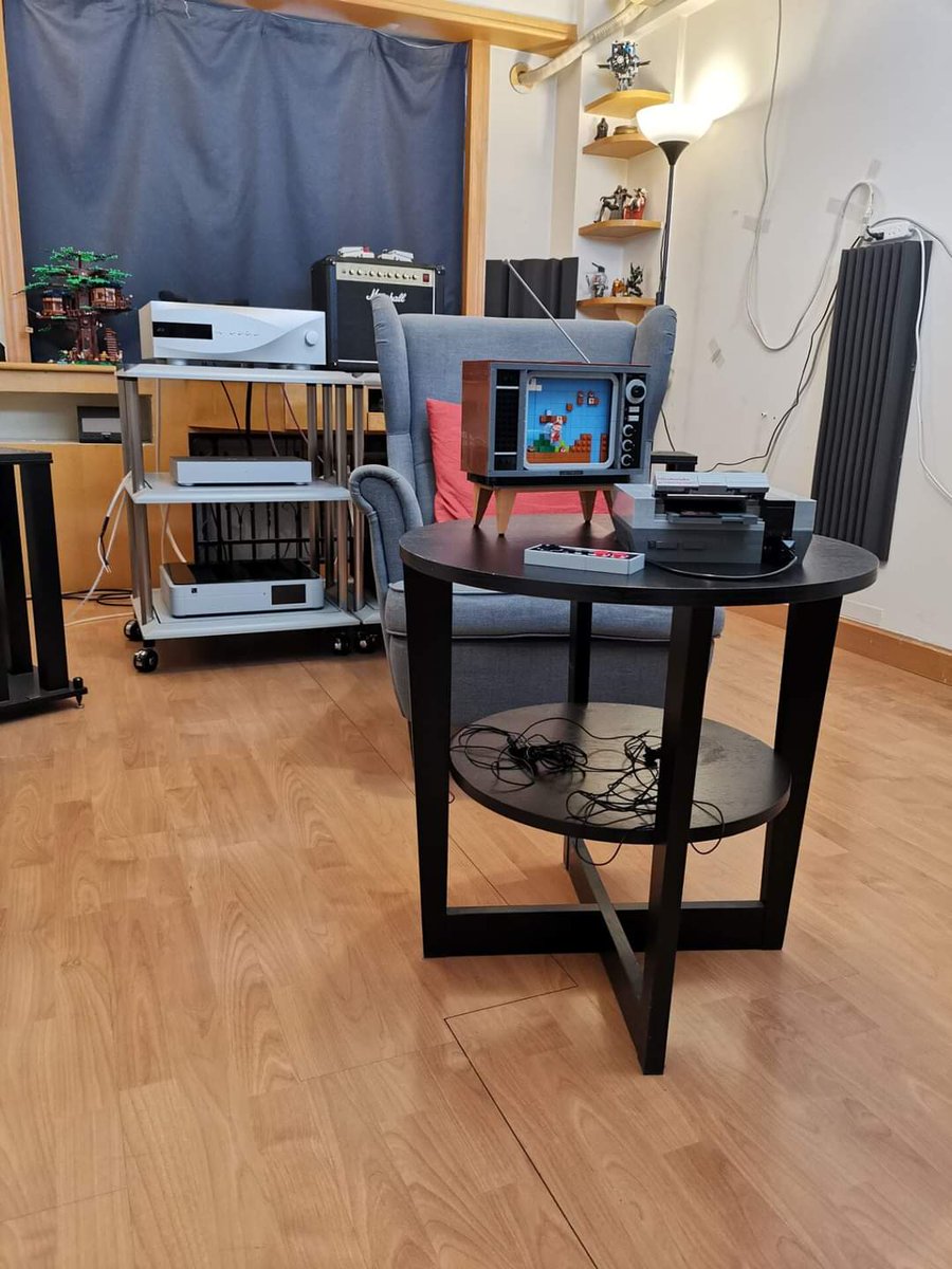 veclancom's tweet photo. the 1st retro game device purchased by kk https://t.co/b4lYnIzcpf
