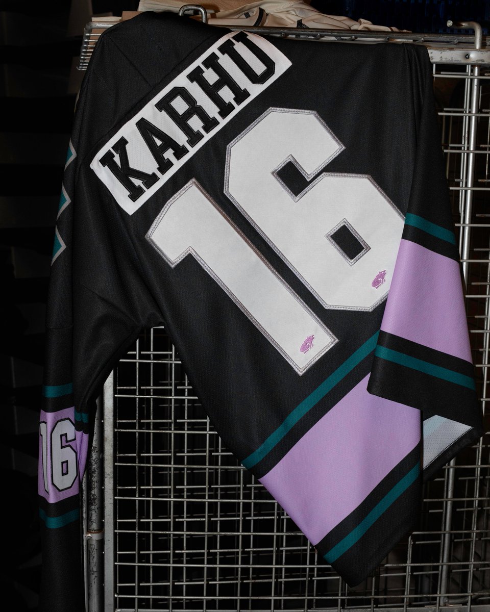tacklapro's tweet photo. Karhu hockey capsule collection now available! @karhuofficial #karhu #karhulegend #karhuhockey #hockeybear #tackla #tacklajersey #tacklahockey https://t.co/8Paeokg6N9