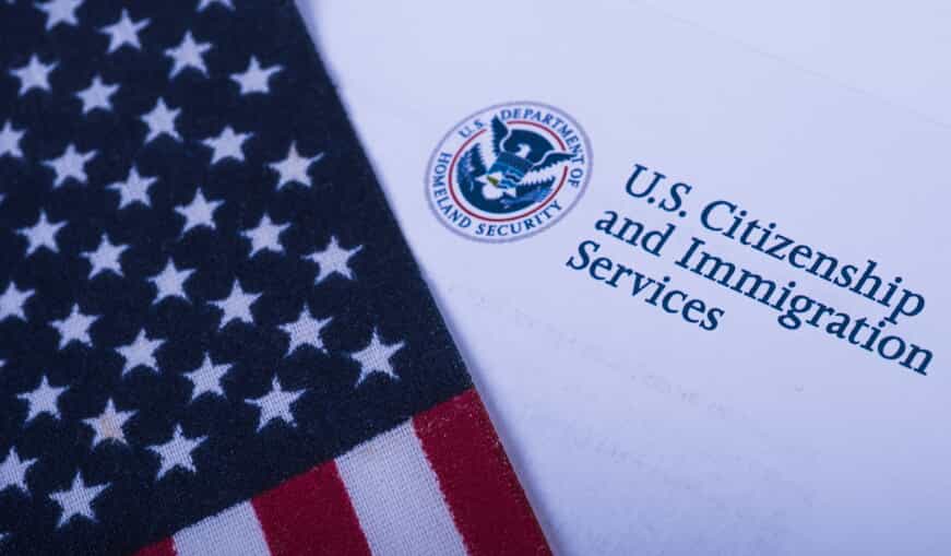 Alagirilaw's tweet photo. What does the “public charge” rule mean for all green card applicants?
Read here: https://t.co/DwON5Jp8ag
#PublicCharge #GreenCard #USVisa #GreenCardApplicants #USCIS #VisaNews #Immigration #GreenCardUpdate #ImmigrationNews #PriyaAlagiri #AlagiriImmigrationLawFirm https://t.co/TLmiTJpi0i