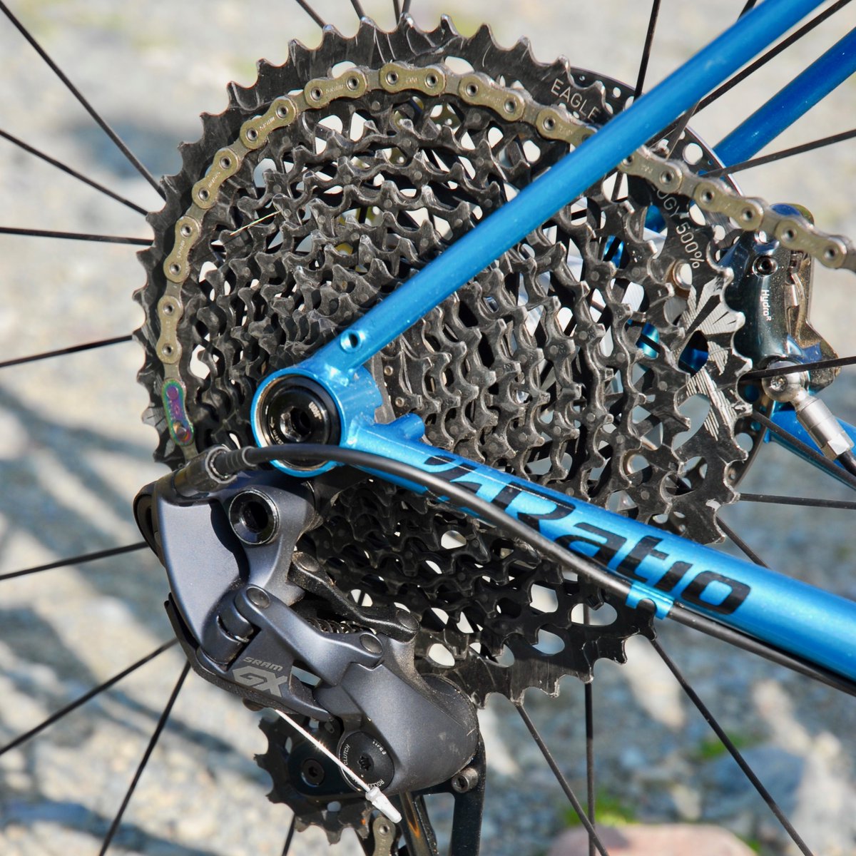 RatioTechnology's tweet photo. We’re excited to announce the launch of our first product: The Ratio Technology 12 speed upgrade kit. The kit allows you to run a wide-range Sram® Eagle® drivetrain on your gravel, road or cross bike using your existing Sram® 11 speed road shifters.
#ratiotechnology
#gravelbike https://t.co/ktu2hArJgY