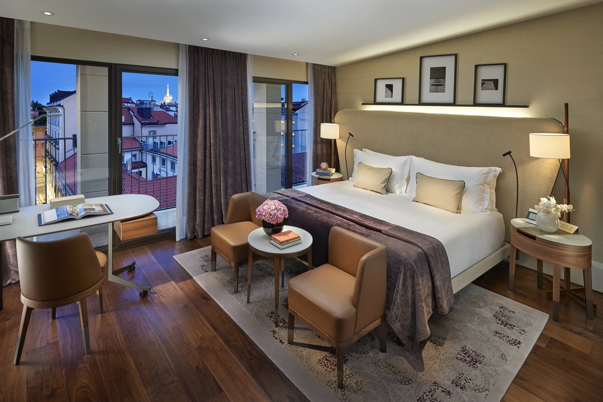 MO_MLN's tweet photo. Viaggiare, restando a casa.
Lasciatevi coccolare dall'offerta Staycation by M.O., pensata per i Milanesi che vogliono vivere l'hotel e i suoi spazi in totale relax.
Per informazioni e prenotazioni: 02 87318899
#MandarinOrientalMilan #Milan #Staycation https://t.co/hIW3vyxYmG
