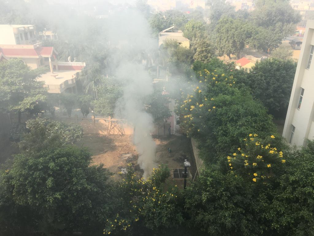 Ggjevalikar's tweet photo. There is a massive spurt in waste burning around Bestech PVSN and Ansal Esencia, sector67! It has become a gas chamber.
#AirPollution #Gurgaon #citizensforcleanair
@PVSNSector67 @rwa_67 @SethiRuchikaT @CPCB_OFFICIAL @HspcbN @HspcbS https://t.co/qRZz88aYcN