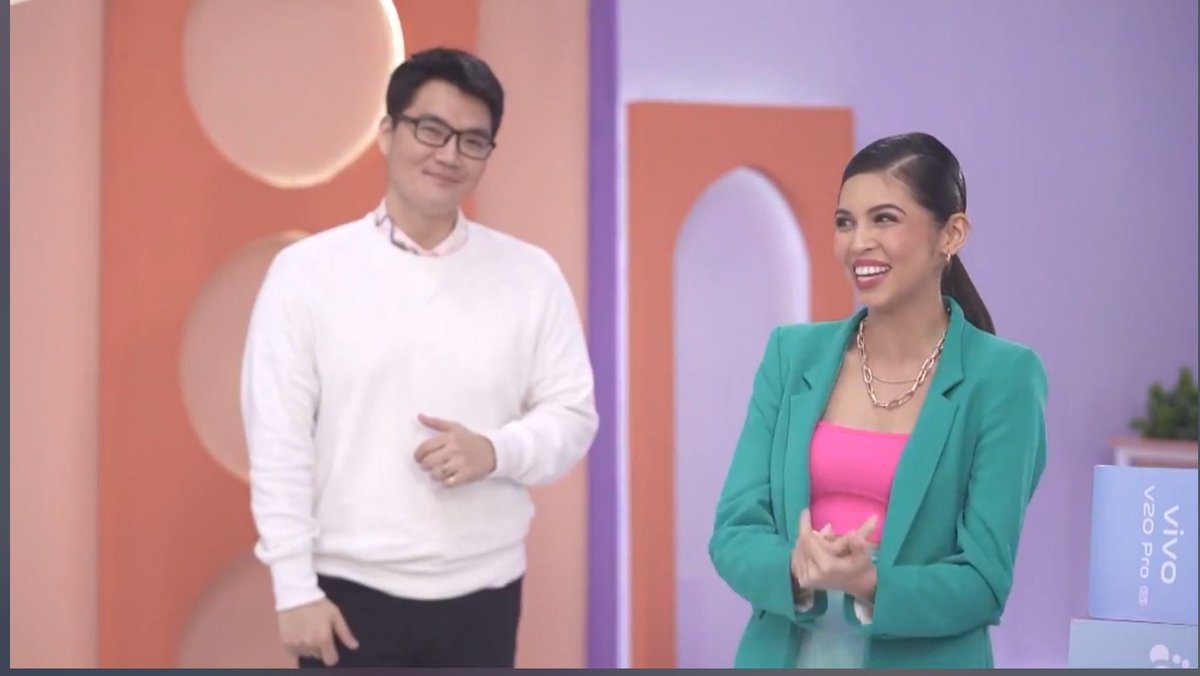 GRABEH SYA!!!

<a href="/mainedcm/">Maine Mendoza</a> ☆ #MaineMendoza
#MaineForVivoV20Series #BeTheFocus