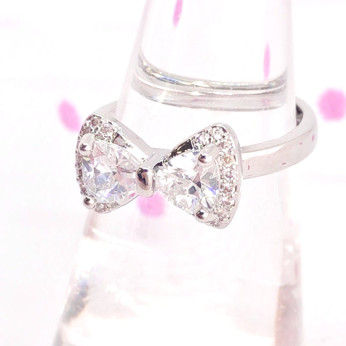 Lafary ラファリー Lafary Shop 存在感のあるリボンリング クラシカルな ジュエルリボンリング キラキラなクリスタル 量産服や地雷服との相性良し 指先まで女の子らしく 詳しくはこちら T Co