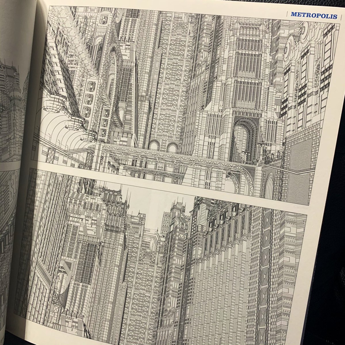 高畠聡「アニメーション精密背景原図集」うちにも届きました✨✨ 精密