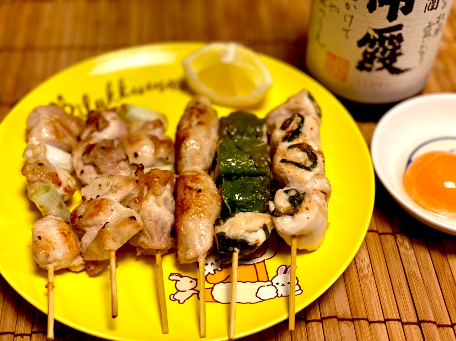 いなっち 焼き鳥屋いなっち焼き鳥 が出揃いました 本日はねぎま もも つくね 大葉ささみ明太子 大葉ささみ梅肉 どれもプリプリで旨いですがしそ梅肉が自慢の一品で和歌山梅干しをたっぷり使って超濃厚味です つくねはお好みで 卵黄を タレと塩をご用意