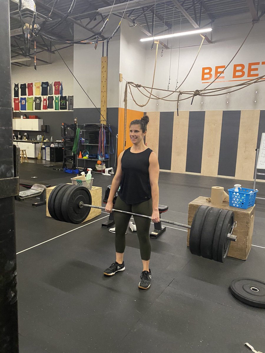 RaisinKanes's tweet photo. Lifting off to the weekend!! #crossfit #crossfittotal #liftmorestressless #howstellagotherliftsback https://t.co/zcZKHTlCAc