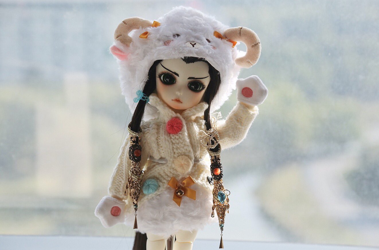 Nakutai Twitterissa 蔑天骸 Jp娃他成功用颜值征服了我们领导