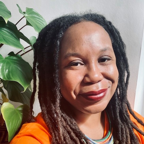 Dr Akwugo Emejulu, Professor of Sociology, has been recognised as one of the UK’s leading social scientists with the award of Fellow of the Academy of Social Sciences. Her work focuses on racial, ethnic and gender inequalities in Europe and the US.
https://t.co/t4nNWZ87vt https://t.co/uW2jJ3LKTy