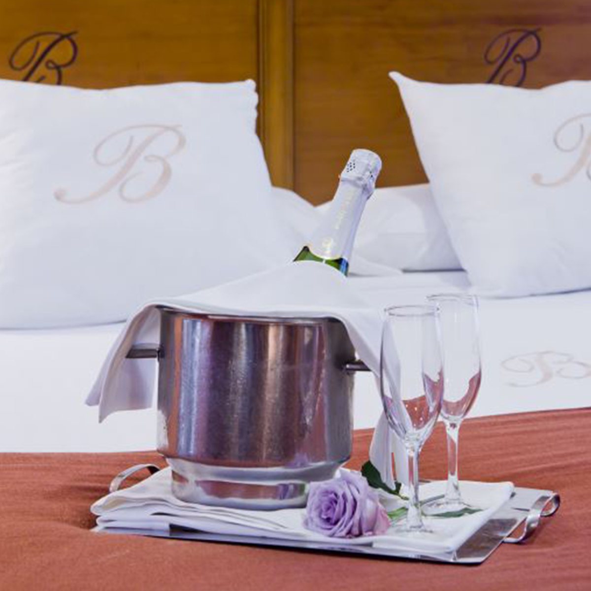 hotelbecquer tweet media