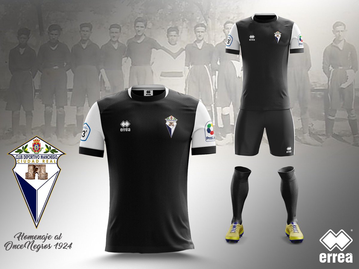 🔵⚪️ Más ganas aún teníamos de presentaros nuestra SEGUNDA EQUIPACIÓN para esta temporada 😍👏🏻

💙 Un HOMENAJE al equipo Once Negros de 1924 🥰

Una equipación conmemorativa a la altura del equipo 👏🏻👏🏻

¿Qué te parece? 🤩 

La historia continúa 👌

#VamosManchego #AupaManchego
