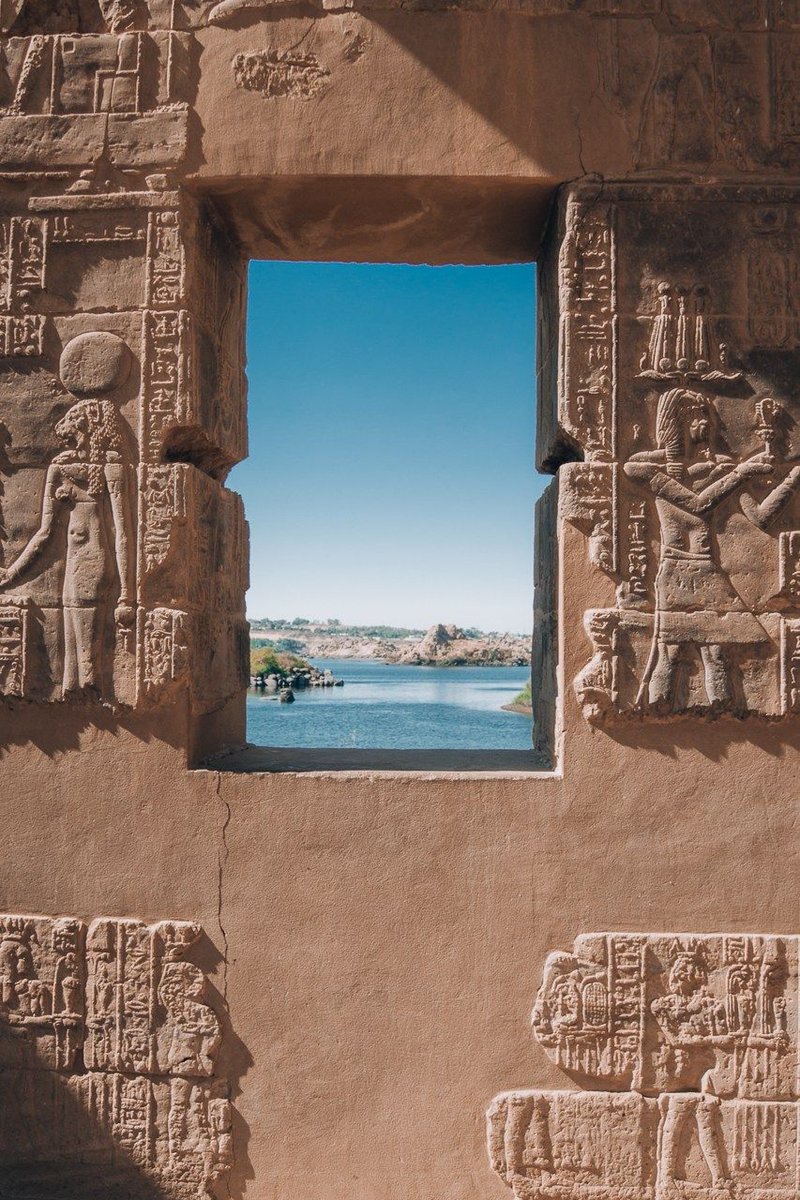 UbuntuArchitec1's tweet photo. Awen, Egypt. Also, known as the Land of Gold #mondaythoughts #egypt #architecture #nature https://t.co/LP8D3hbGVY