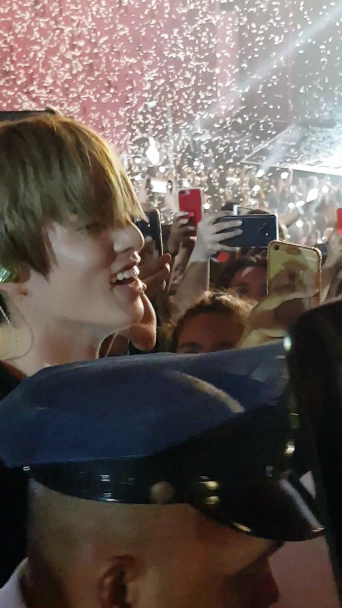 when Jae immerses himself in the crowd  #JAE  #제이  #DAY6