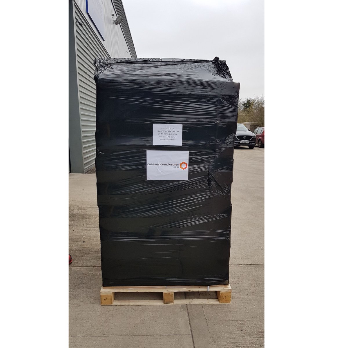 AllendaleGroup's tweet photo. A pallet load of our ROC cases being sent out to a very happy business. Our range of cases are designed for all industries, from Engineers to Beauticians to Salespersons. Whether you’re sourcing cases for your company or as a reseller, we supply cases for all
kinds of demands. https://t.co/6KUa497n0E