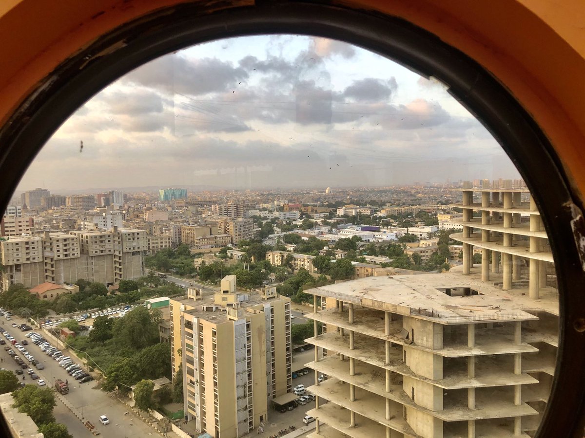 amarguriro's tweet photo. #Karachi as seen from #AvariTower rooftop. #CityOfLights #UrbanLife #JournoLife #Sindh #Pakistan https://t.co/fa54pNiRpw