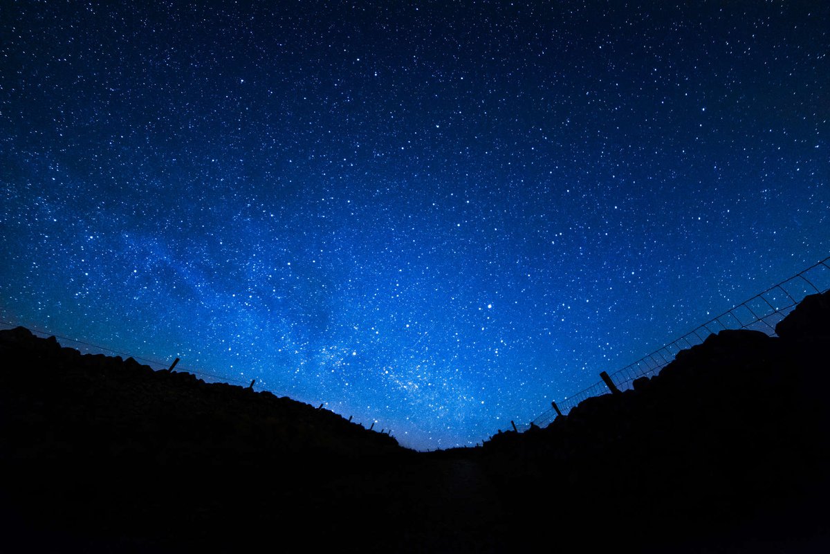 yorkshire_dales's tweet photo. There are still spaces left on some of our #VirtualDarkSkiesWeek events – to book your FREE place go to https://t.co/trweniJ6sw
@northyorkmoors @GoStargazing @LimeTreeObsy
📷 Matthew Savage https://t.co/f1sSvcvEWY