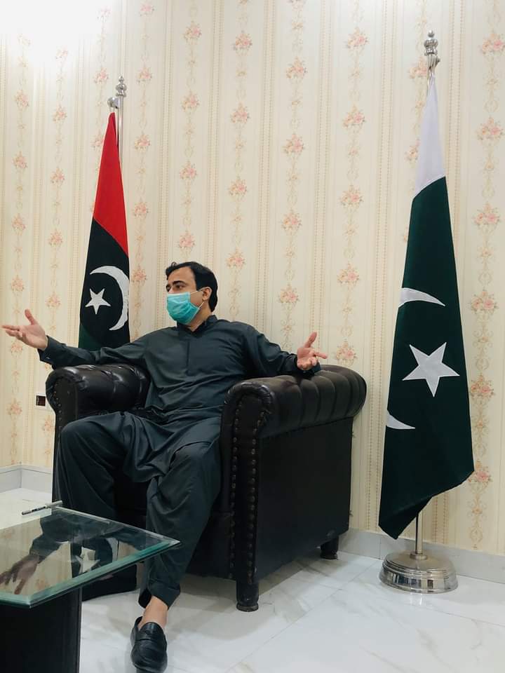 mersadambalhro1's tweet photo. “The best way to find yourself is to lose yourself in the service of others.”
-Mahatma Gandhi-
Great Personality My President @JavedNLaghari Sahb.❤❤
Geo Hazaaroon Saal. https://t.co/dhXrqH6RtD