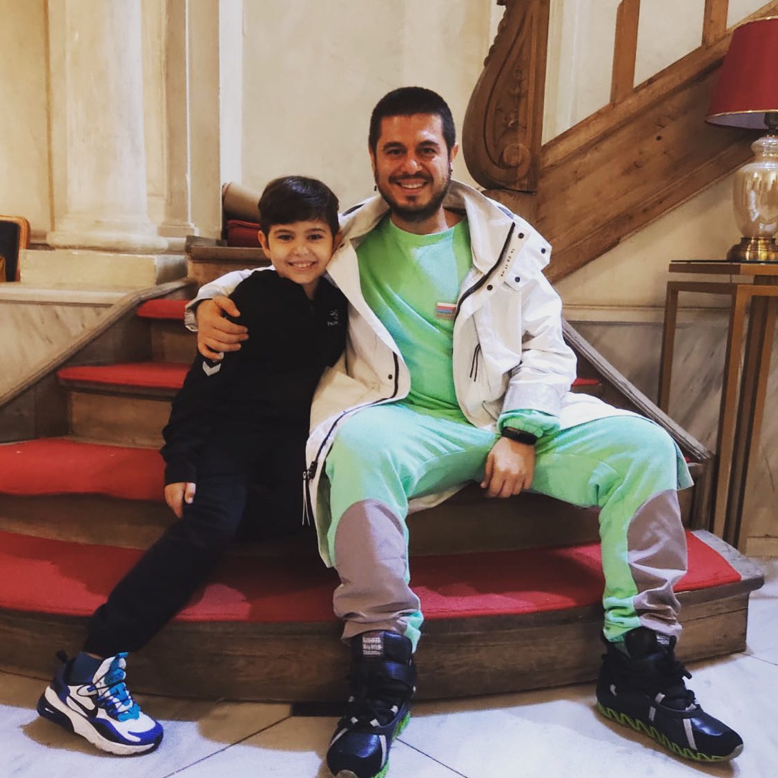 Bugün günlerden son kez #KırmızıOda#  iyi ki <a href="/movier/">Movie Reviews</a> çok seviyoruz 🙏❤️🎈 🧿  Emeği geçen herkesin ellerine sağlık , her şey için çok teşekkürler Kırmızı Oda Dizi Ekibi 🙏🤗 #kırmızıoda#cemkarcı#osman#emirözyakışır#